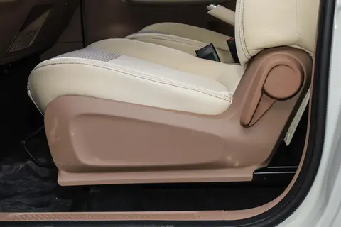 五菱宏光MINIEV全系选买指南:从入门到顶配,哪款最值得掏腰包?