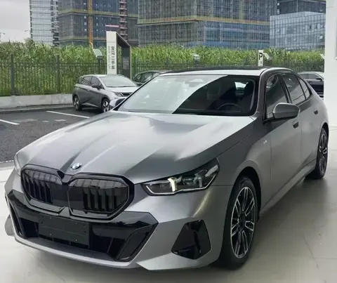 车是现金流的“粉碎机”!买车前不搞懂这些,你的钱就白扔了