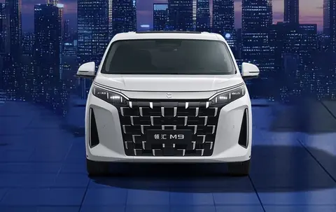 该车定位为中大型MPV,采用7座布局,动力搭载1.5T插电混动系统。